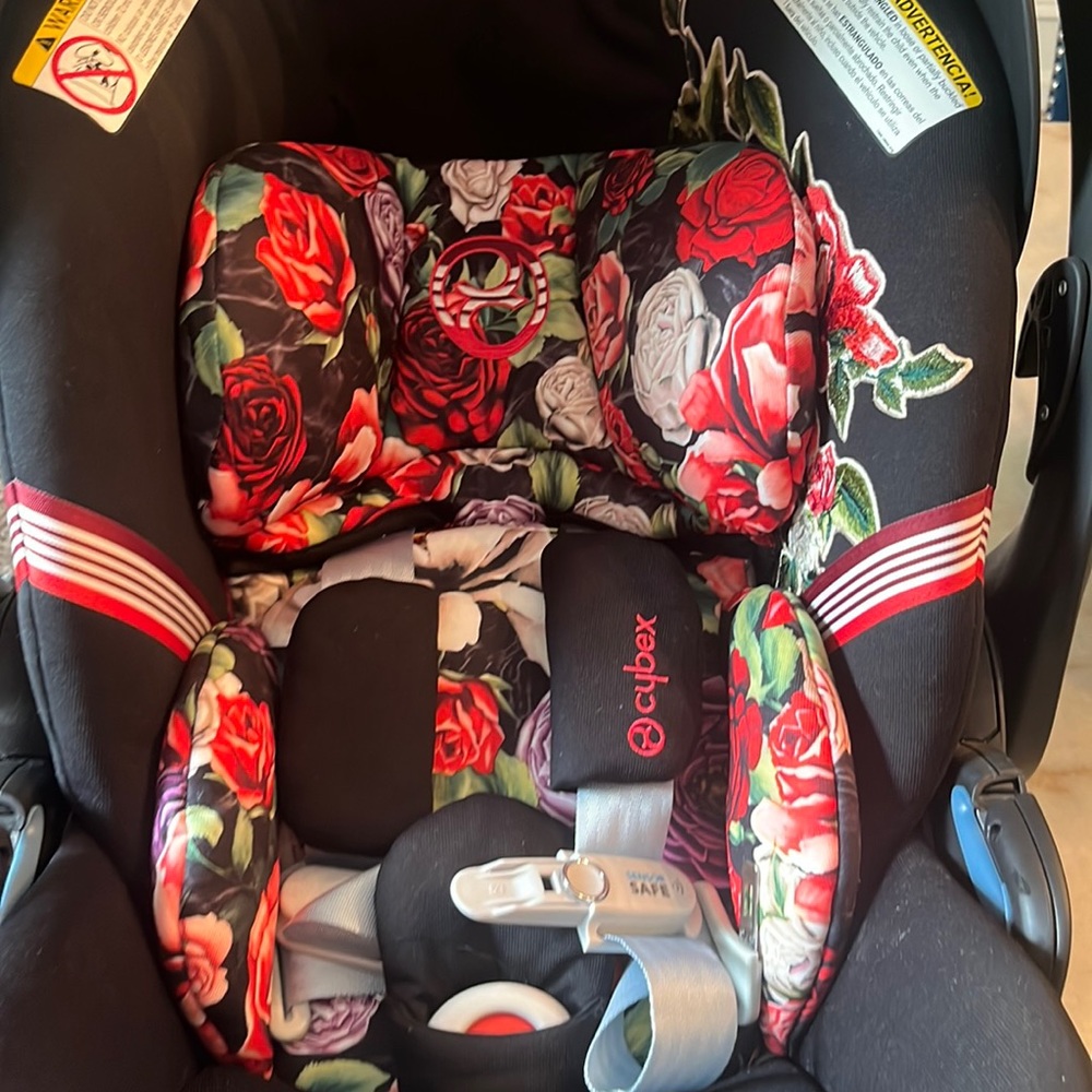 Cybex platinum Cloud Q SensorSafe infant car seat